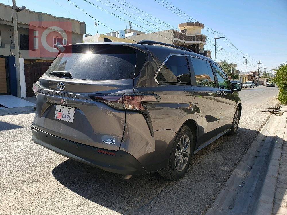 تۆیۆتا سیانا